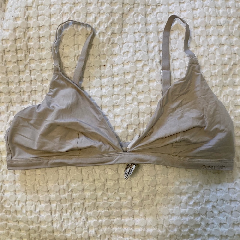 2/$20 🪄 Calvin Klein Bralette
